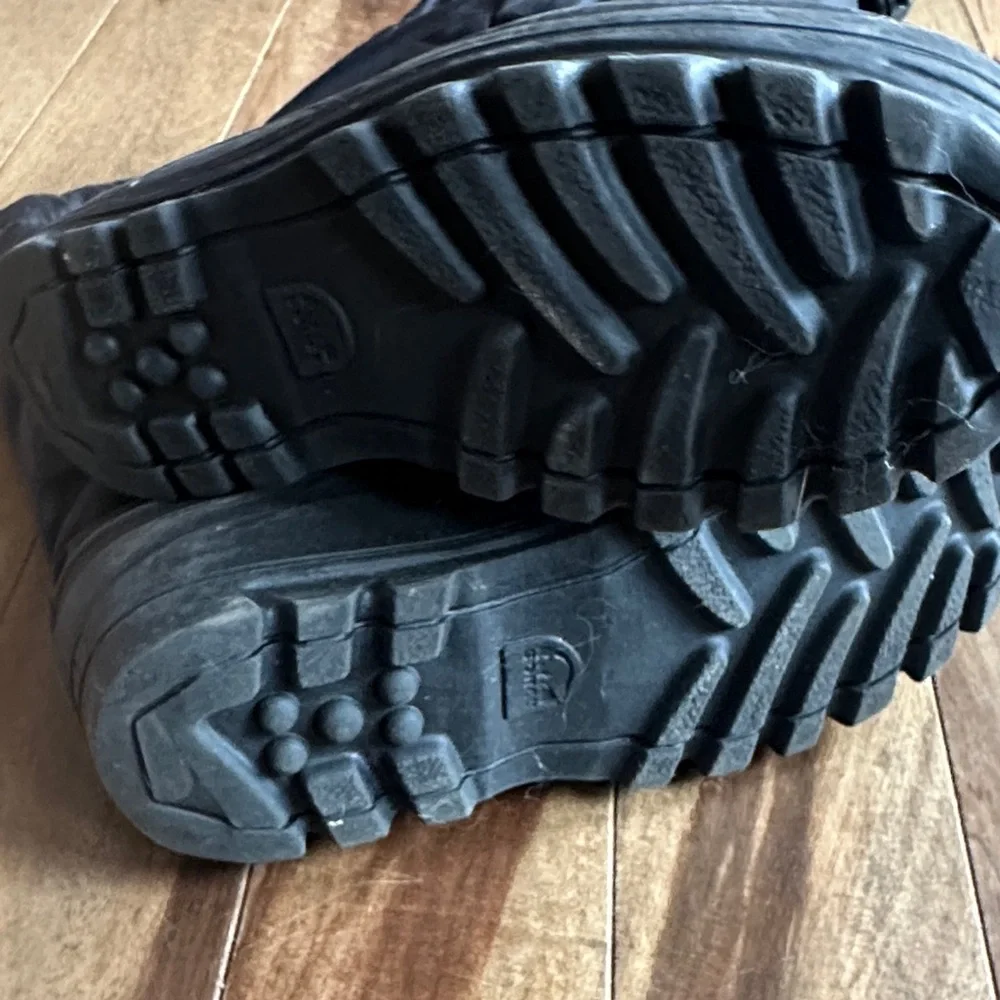 Sorel Insulated Cub Youth Snow Boots 4 EUC